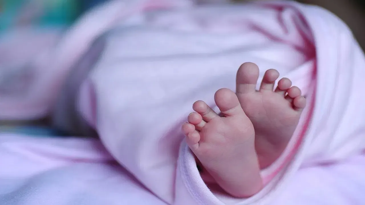 चार दिन के नवजात के पेट में भ्रूण, डॉक्टर ने कहा- जीवन का पहला केस