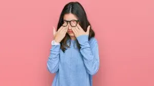 आंखों को मिलेगा आराम, दूर होंगे डार्क सर्कल्स; बस करें ये एक्सरसाइज
