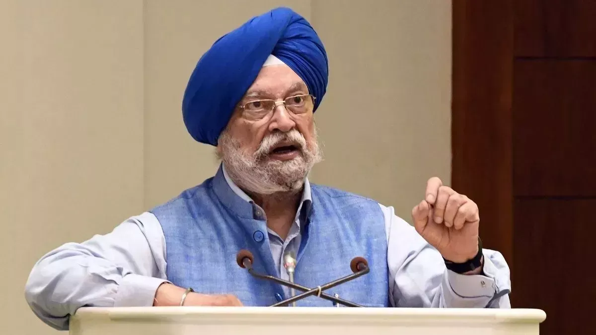 केंद्रीय मंत्री का बड़ा बयान- जल्द घटेंगे पेट्रोल-डीजल के दाम, 10 लाख कर्मियों को मिलेंगी खुशियां