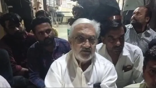 डॉक्टर पर FIR दर्ज कराने धरने पर बैठे BJP के विधायक, पुलिस ने नहीं सुनी तो लिख दिया इस्तीफा