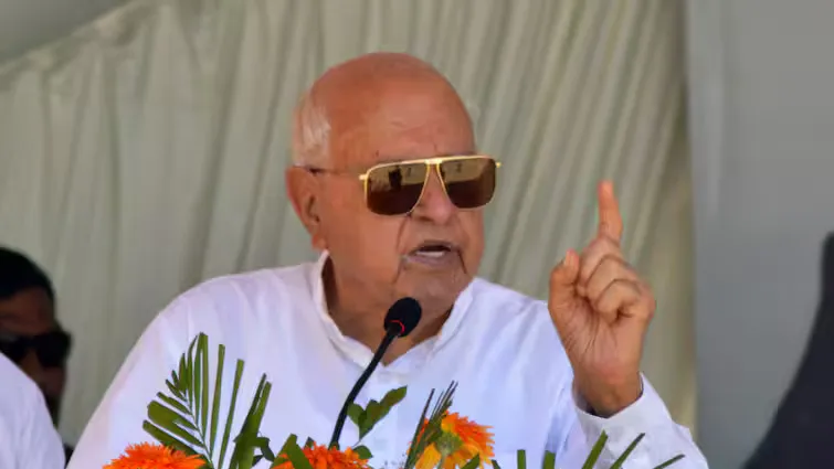 पाकिस्तान पर भड़के फारूक अब्दुल्ला, कहा- '75 साल में कश्मीर पाक नहीं बना तो...'
