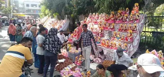 दीपावली को लेकर चमके बाजार, मुख्य मार्गों पर लगता रहा जाम, अब धनतेरस पर जमकर खरीदी का इंतजार