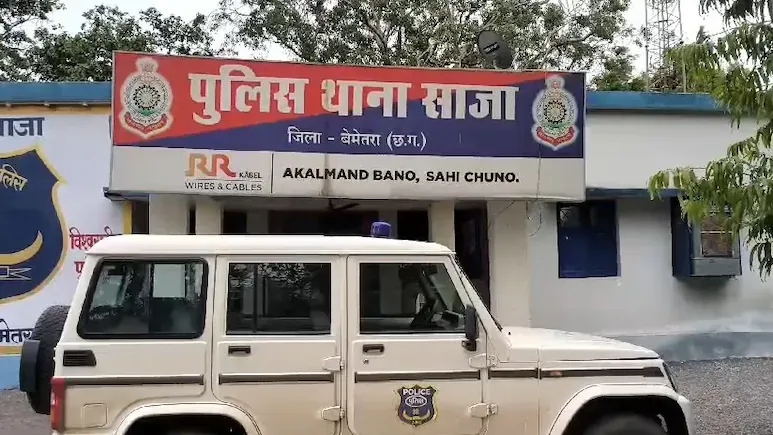पुलिस ने कसा विधायक के बेटे पर शिकंजा तो आदिवासी युवक के खिलाफ लूट का कराया मामला दर्ज, जानें क्या है पूरा मामला