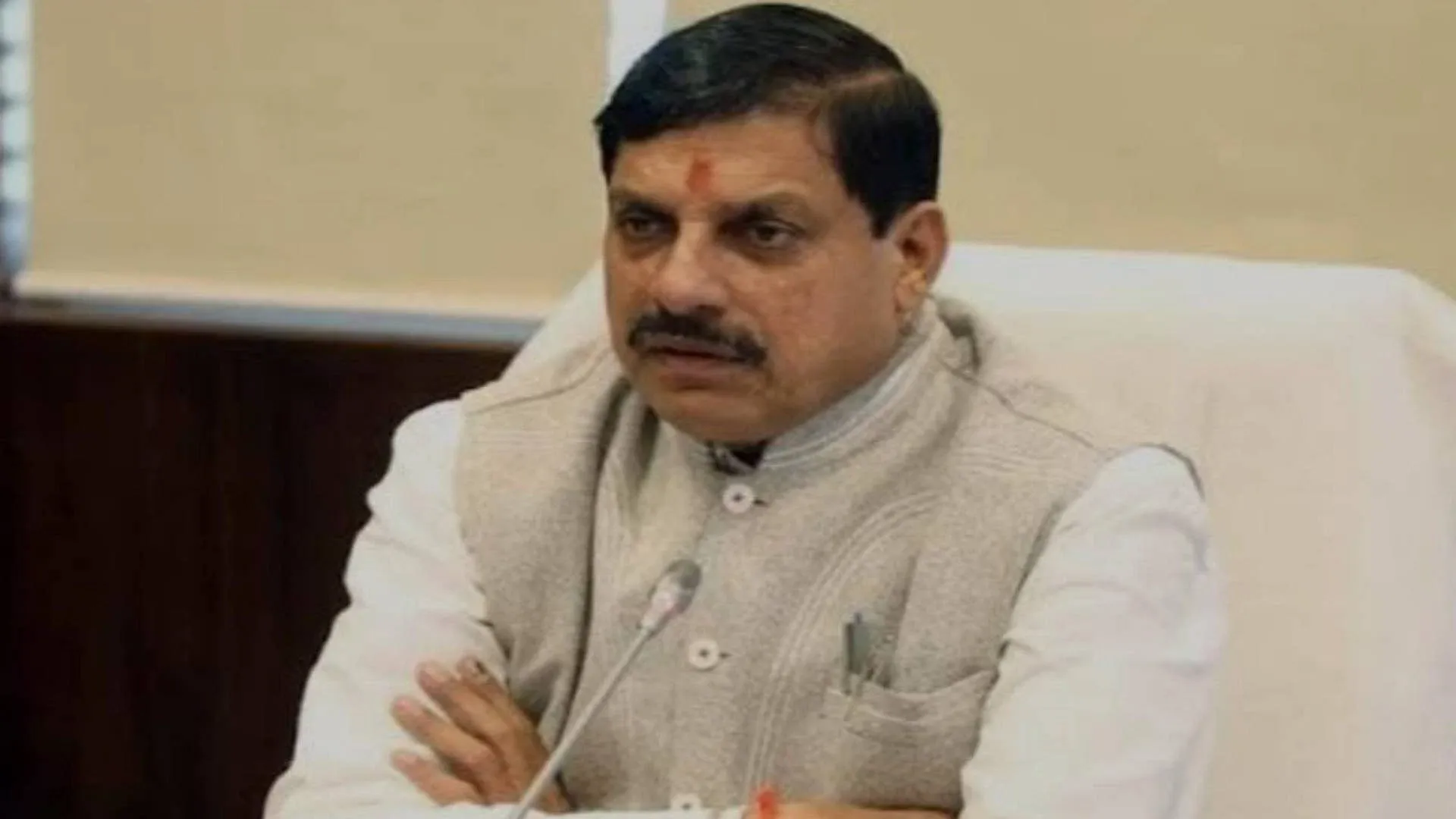 MP : सरकारी काम में लापरवाही के खिलाफ सख्त मुख्यमंत्री, महाप्रबंधक समेत 11 को किया सस्पेंड