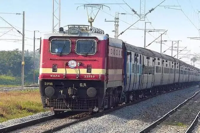 दिवाली से पहले भोपाल से ये 10 ट्रेनें हुई कैंसिल, कई के बदले रूट, यात्रा से पहले देख लें लिस्ट