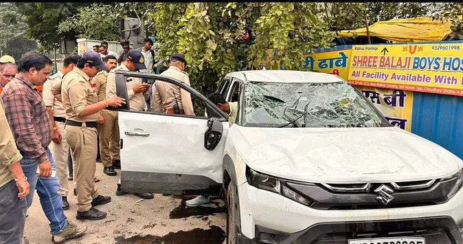 इंदौर में तेज रफ्तार कार ने युवक को टक्कर के बाद एक किलोमीटर तक घसीटा