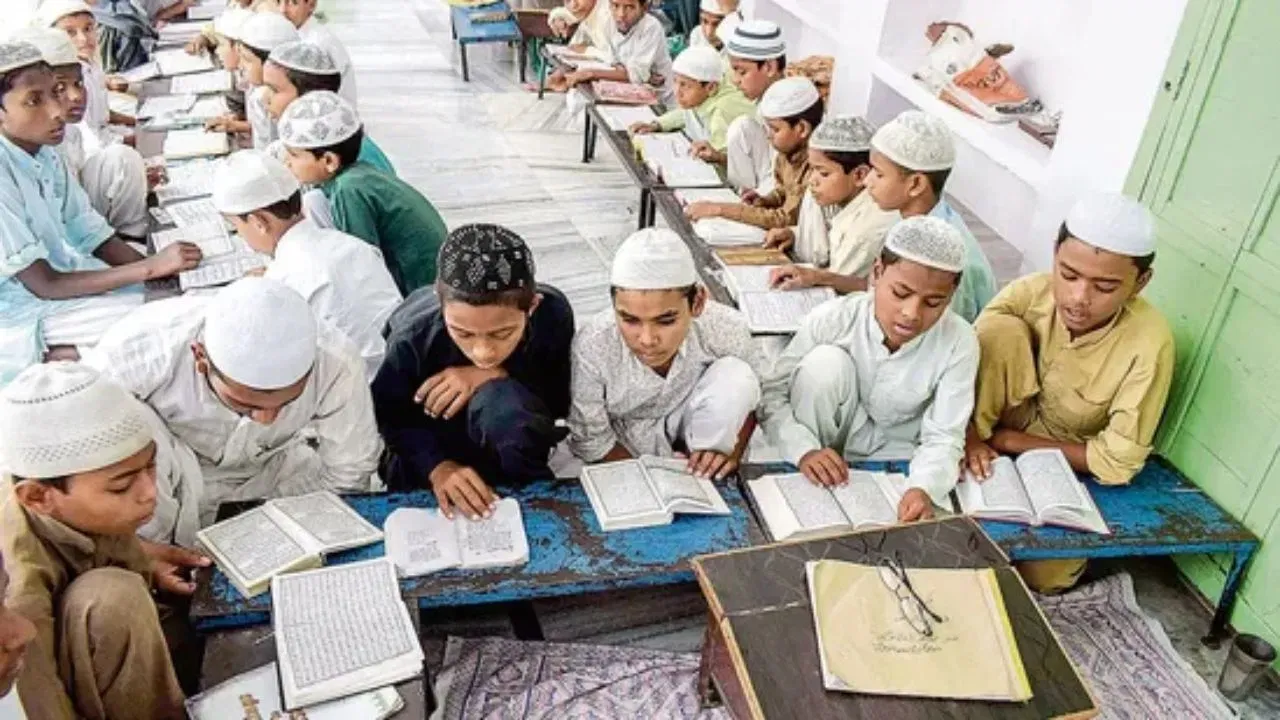 मदरसों को बंद करने की NCPCR की सिफारिश पर सुप्रीम कोर्ट ने लगाई रोक