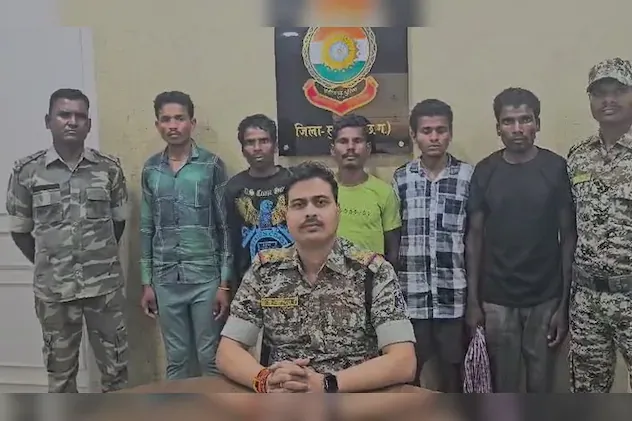 19 नक्सली गिरफ़्तार, हत्या, लूट और आगजनी में थे नामजद