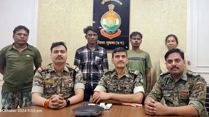 सुकमा में दो नक्सलियों ने पुलिस के सामने किया सरेंडर, पुलिस के अभियान और सरकार की नीति का दिख रहा असर