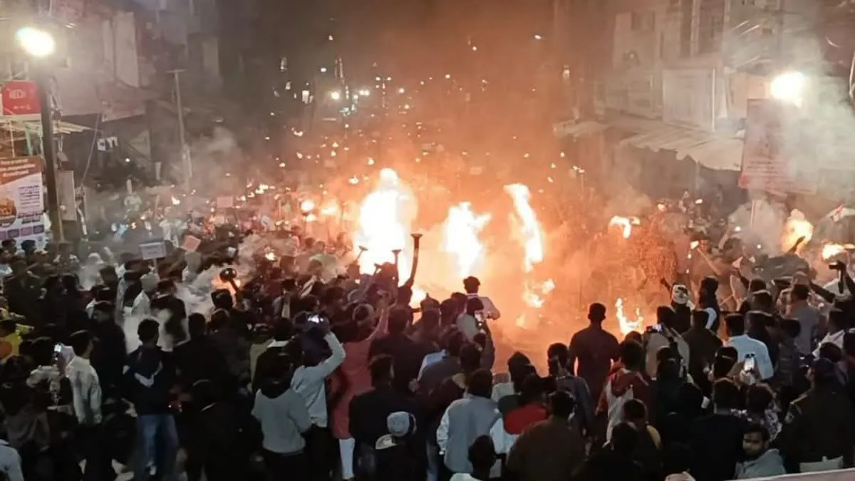 खंडवा में मशाल जुलूस में आग भड़कने से 30 झुलसे, आतंकी घटना की बरसी पर किया था आयोजन