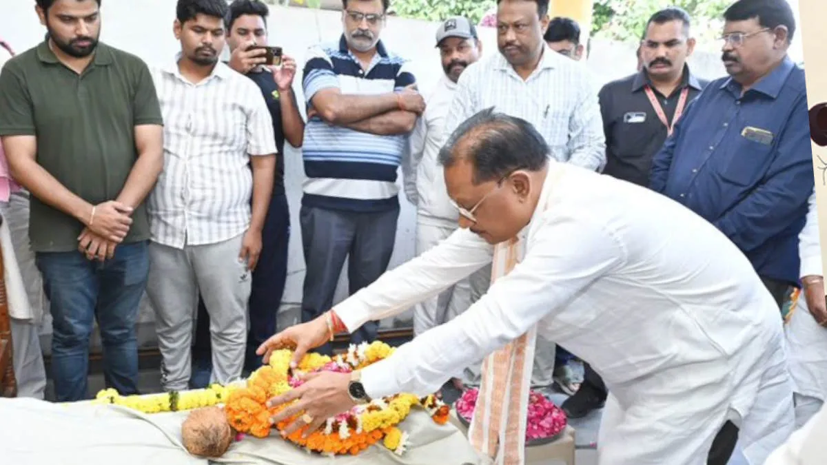 पूर्व सांसद गोपाल व्यास को मुख्यमंत्री विष्णु देव साय ने दी श्रद्धांजलि, कहा- ‘शीरू भैया’ का निधन एक युग के अवसान जैसा…