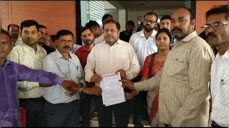 प्रशासन का एक्शन! छत्तीसगढ़ के इस BEO पर गिरी निलंबन की गाज, जानें क्यों हुई ये कार्रवाई