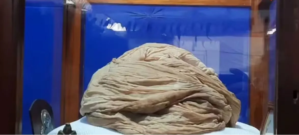 200 साल पुरानी पगड़ी, साल में केवल एक बार भाग्यशाली लोगों को ही मिलते हैं दर्शन