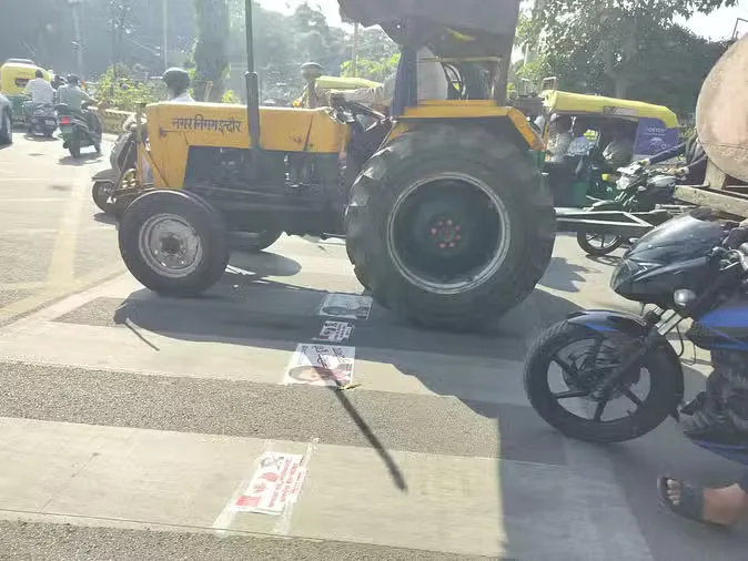 कनाड़ा में हो रही हिंसा का कांग्रेस ने किया विरोध, कनाड़ा पीएम की पोस्टर सड़क पर चिपकाए