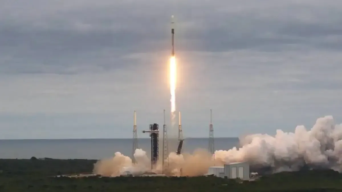 एक साथ आए एलन मस्क और इसरो, SpaceX ने अंतरिक्ष में पहुंचाया भारत का सैटेलाइट