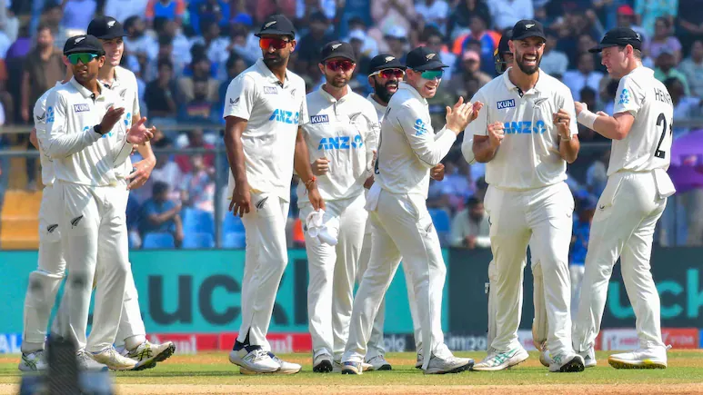 न्यूज़ीलैंड ने रचा इतिहास, पहली बार भारत अपने Home Ground में दो टेस्ट मैचों से ज्यादा की सीरीज हारा