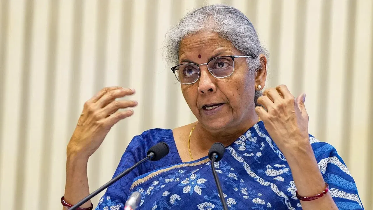 मिडिल क्लास की चिंताओं का है वित्त मंत्री निर्मला सीतारमण को एहसास, दे दिए बड़े संकेत