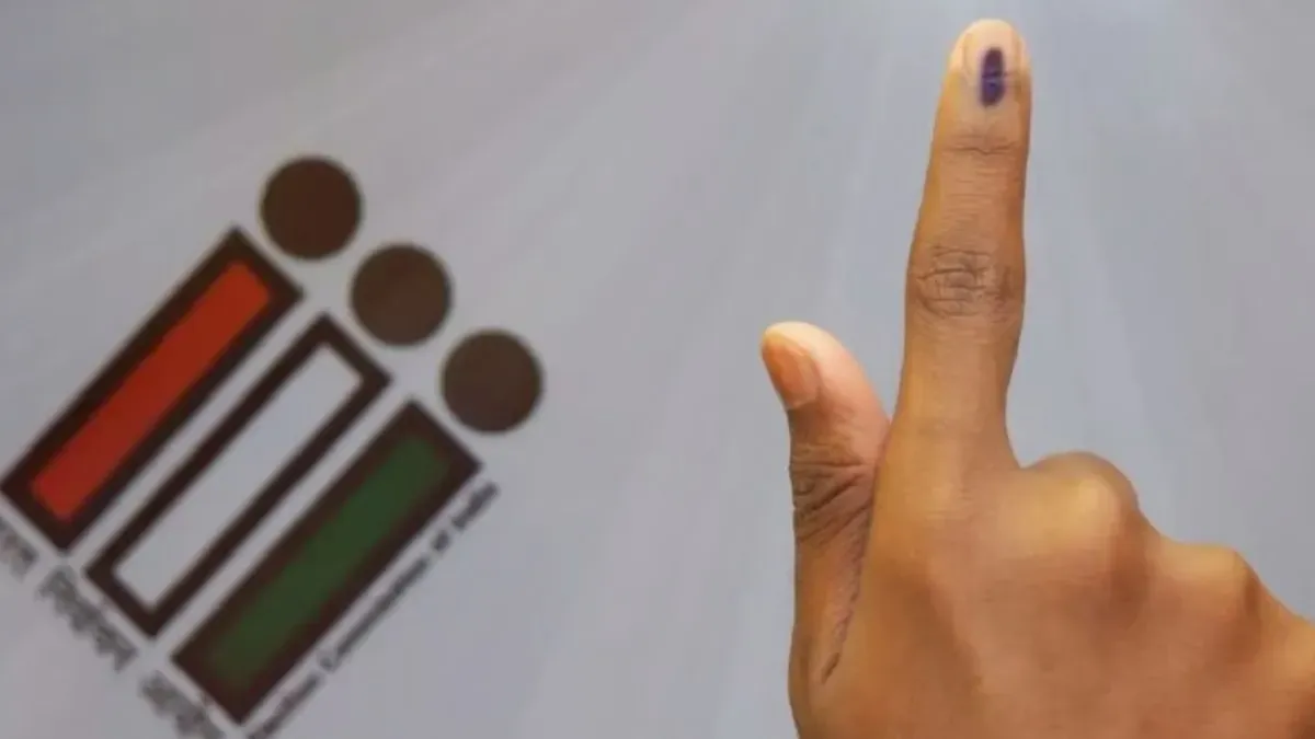 EVM में धांधली का लगा था आरोप, अब बैलेट पेपर से दोबारा हो रहा 'चुनाव'
