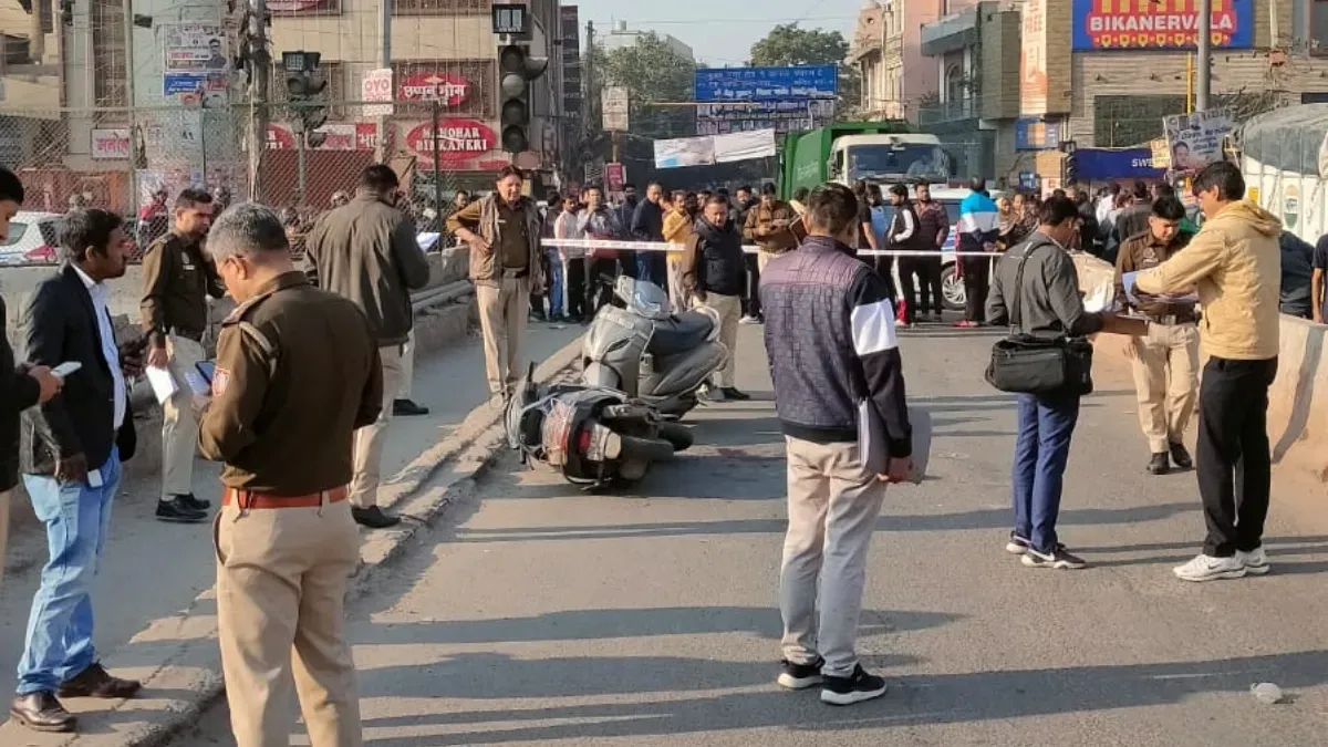 दिल्ली के फर्श बजार में अधेड़ की गोली मारकर हत्या, मॉर्निंग वॉक से लौट रहा था मृतक