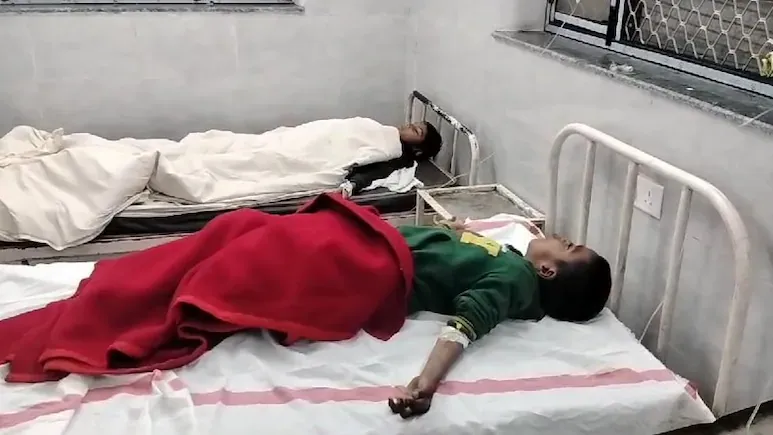 सीधी में दिव्यांग छात्रावास के बच्चे हो गए फूड पॉइजनिंग का शिकार, 14 बच्चे अस्पताल में हुए भर्ती 