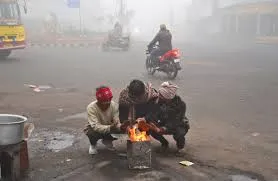 पश्चिमी विक्षोभ पलटेगा मौसम, बर्फबारी और बारिश कंपाएगी हाड़, जानें क्या है मौसम का हाल