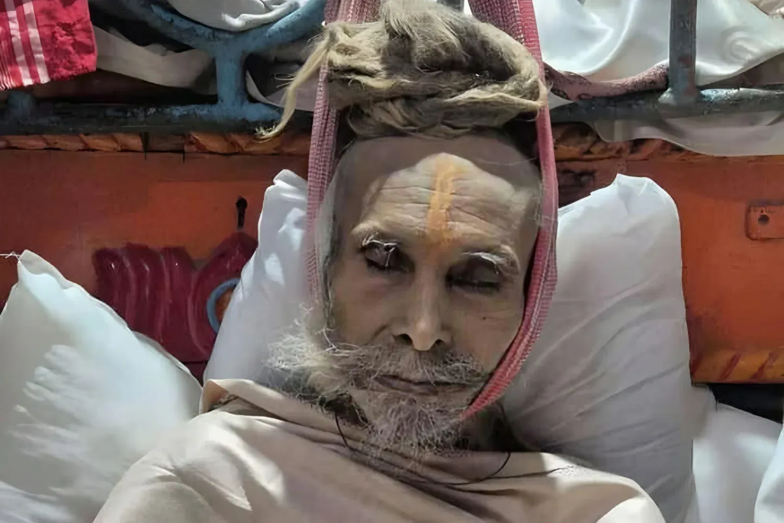 110 वर्षीय प्रसिद्ध संत सियाराम बाबा ने त्यागी देह, साल पहले भट्यान गांव में आए थे, पांच घरों से आया खाना खाते थे