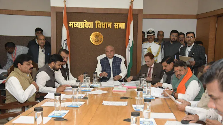 पहले ही दिन कांग्रेस विधायकों ने दिखाए तेवर,MP विधानसभा की कार्यवाही 17 तक स्थगित