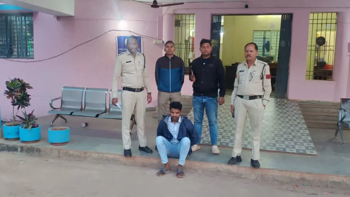 प्रेमिका से बातचीत करने से रोका, प्रेमी ने बुजुर्ग ससुर को उतारा मौत के घाट