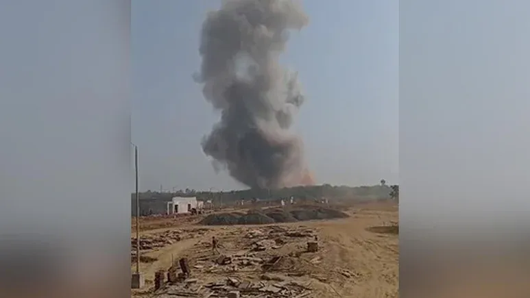 भंडारा ऑर्डनेंस फैक्ट्री में ब्लास्ट, 5 KM तक गई धमाके की गूंज कम से कम 5 की मौत