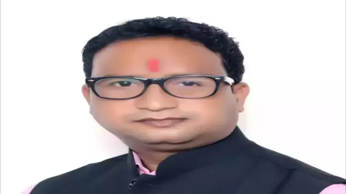 बीजेपी नेता ने लाइसेंसी बंदूक से खुद को मार ली गोली, बेटी ने बताया- कौन कर रहा था टॉर्चर