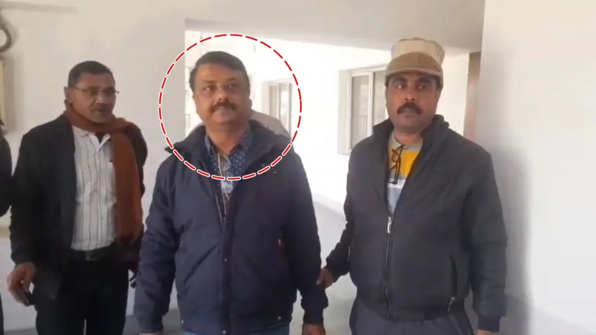 EOW की बड़ी कार्रवाई:14 हजार रिश्वत लेते आरआई को किया गिरफ्तार, इस काम के लिए मांगी थी घूस