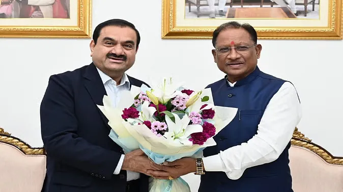 गौतम अडानी ने ऊर्जा और सीमेंट परियोजनाओं में 65 हजार करोड़ रुपये के निवेश की घोषणा की