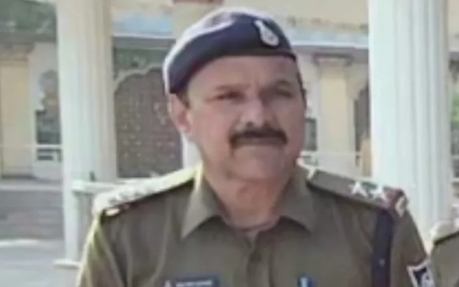 रात की गश्त करने के बाद अचानक सब-इंस्पेक्टर सीने में उठा दर्द, मदद को दौड़े साथी मगर..