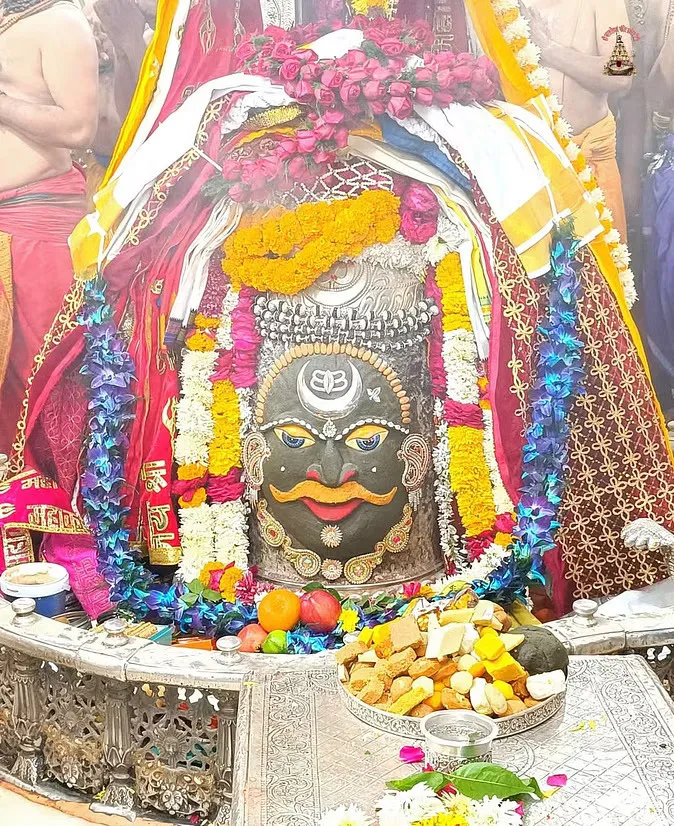 ऐसे निराले हैं बाबा महाकाल, पहले पंचामृत स्नान…फिर भांग से श्रृंगार के बाद रमाई भस्म