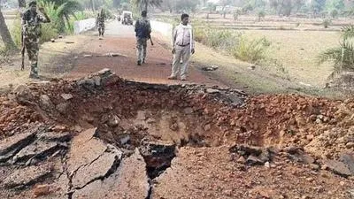 बड़ा नक्सली हमला, बीजापुर में सुरक्षाबलों की गाड़ी को IED से उड़ाया, 9 जवान शहीद 