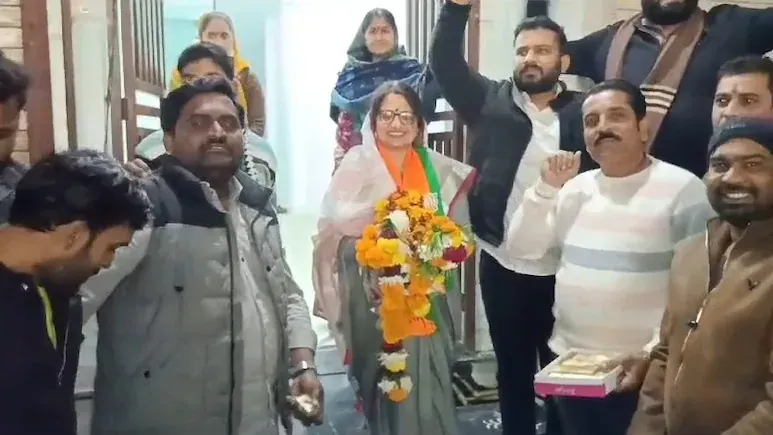42 दावेदार, प्रीति शुक्ला ने बनाई अपनी जगह, बनी नर्मदापुरम की पहली महिला भाजपा जिलाध्यक्ष
