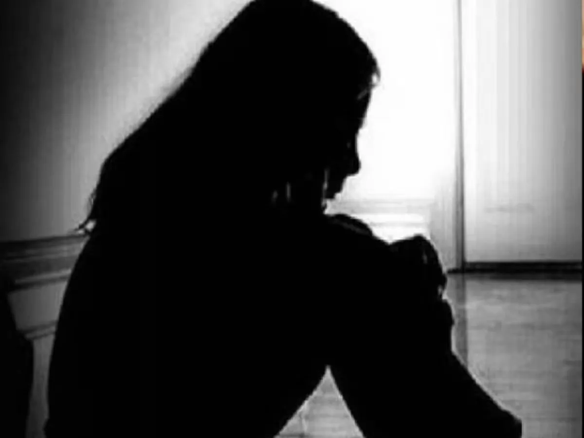 14 साल की मासूम के पेट में दर्द, अस्पताल पहुंची तो निकला 3 महीने का गर्भ, खुला पड़ोसी की हैवानियत का राज
