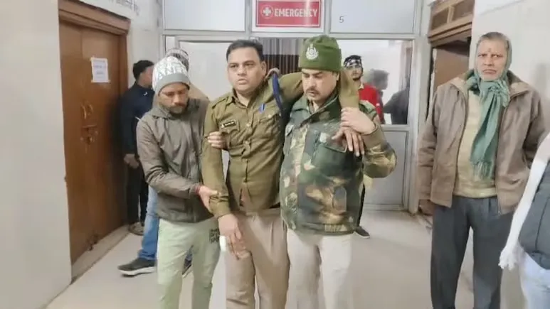 पुलिस रिवाल्वर छीनी... आबकारी टीम पर हमला, जानिए शराब माफिया ने क्या कुछ किया?