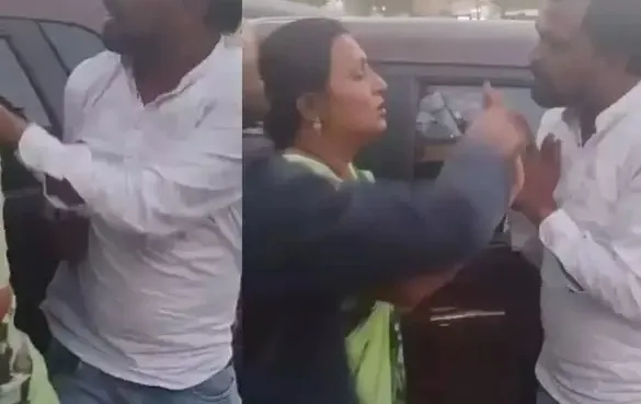 बैतूल में बीच सड़क हाईवोल्टेज ड्रामा महिला ने नेताजी की कर दी पिटाई