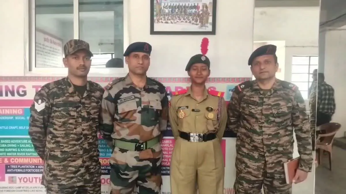 आरडीसी कैंप अटेंड कर लौटी छत्तीसगढ़ की इकलौती महिला कैडेट, पूरे बटालियन ने किया स्वागत
