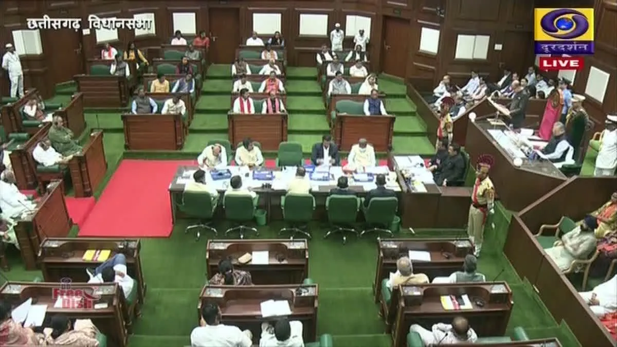 छत्तीसगढ़ बजट सत्र: राज्यपाल के अभिभाषण के बीच भूपेश बघेल ने टोका, कहा-महतारी वंदन छोड़कर सभी हमारी योजनाएं