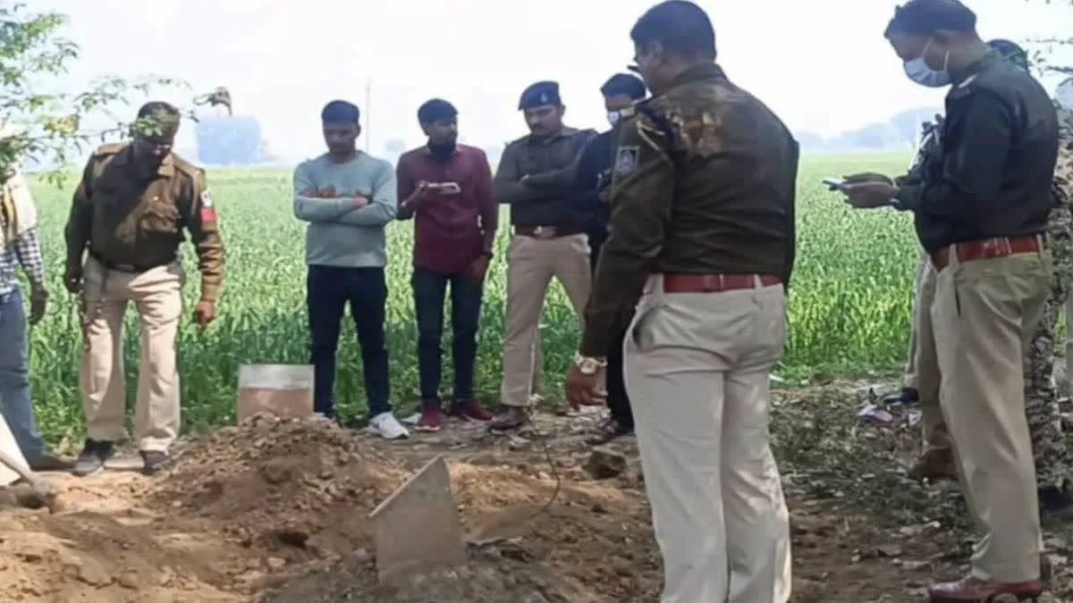 गला घोंटकर हत्या, तालाब में फेंका शव, फिर बाहर निकाल प्रेमिका को कब्रिस्तान में दफनाया