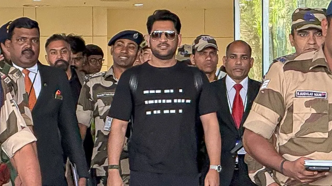 IPL में एमएस धोनी का ‘वन लास्ट टाइम’? चेन्नई पहुंचते ही एक टीशर्ट ने मचाई फैंस में खलबली