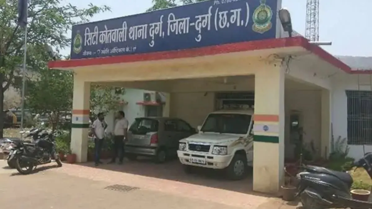 महिला वकील डिजिटल अरेस्ट की शिकार, दिल्ली पुलिस का अधिकारी बताकर लाखों पार