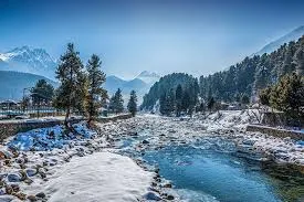 इन हिल स्टेशनों पर अब भी मिल सकता है आपको स्नो फॉल, ऐसे करें प्लान
