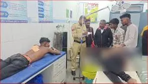 बरात में बवाल: दो दोस्तों पर बदमाशों ने किए चाकू से वार, इस बात पर हुआ विवाद