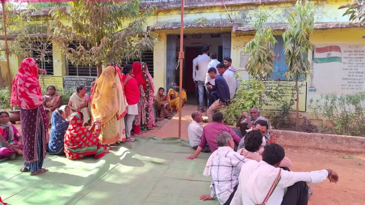 त्रिस्तरीय पंचायत चुनाव: तीसरे चरण की वोटिंग से पहले बड़ी कार्रवाई