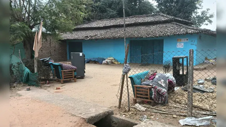 पंचायत चुनाव में हार से बौखलाई मां, सौतेली बेटी-बेटा और बहु को घर से निकाला