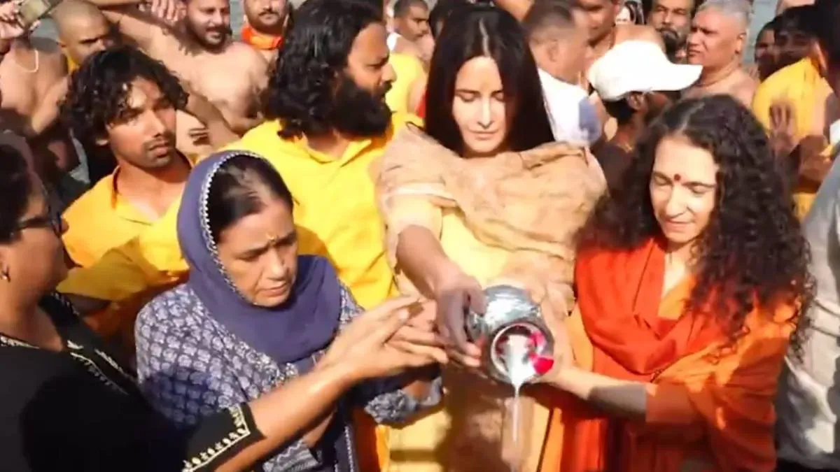 महाकुंभ में सास का सहारा बनीं कैटरीना कैफ, संगम में लगाई पावन डुबकी, वीडियो देख गर्व से चौड़ा हुआ फैंस का सीना