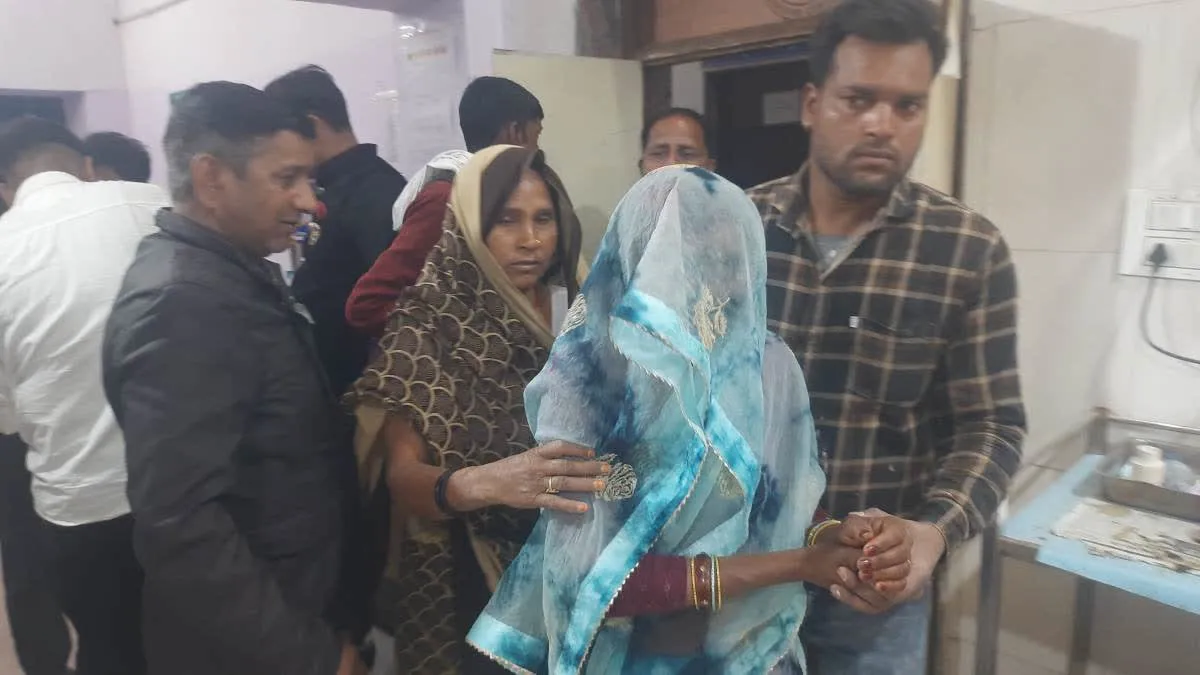 भंडारा खाने जा रहे श्रद्धालुओं से भरे ट्रैक्टर ट्रॉली को बोलेरो ने मारी टक्कर, एक दर्जन लोग घायल